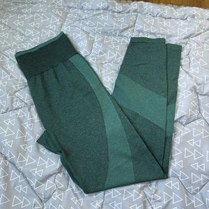 PINK VS seamless capri leggings size medium